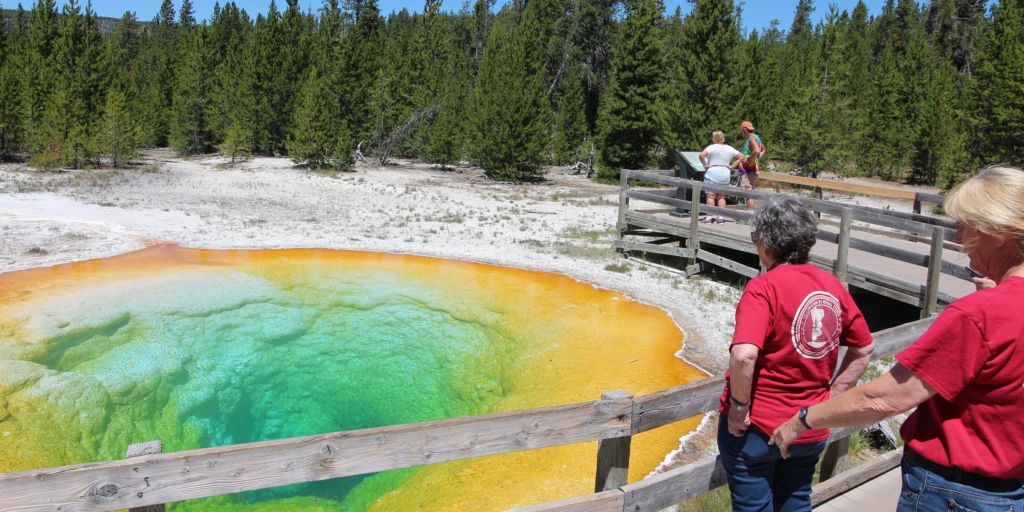 15+ Exploring Luxury Travel Yellowstone National Park Sightseeing